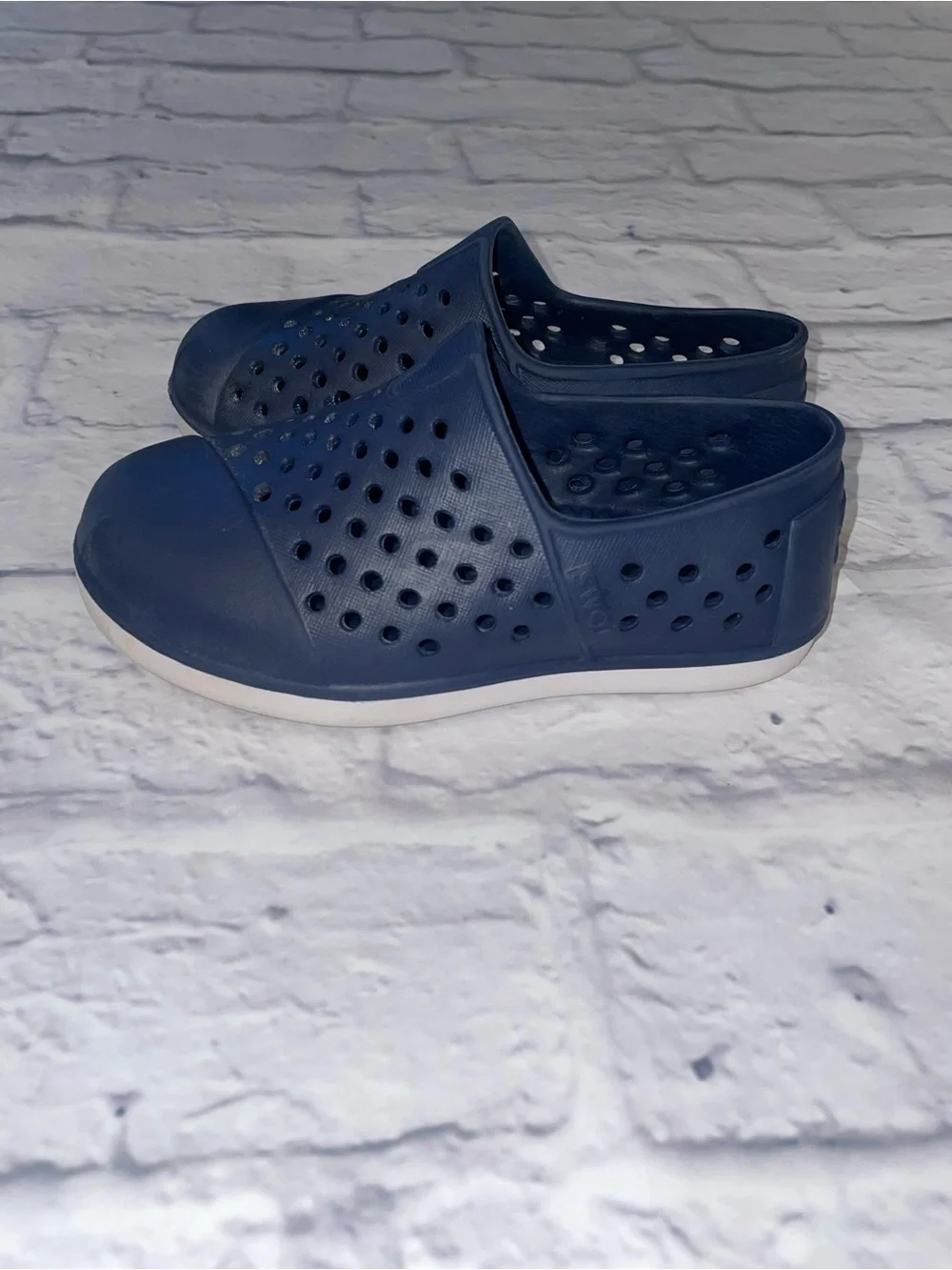 Toms Kids Navy Slip-On Perforated Water-Friendly Sandals. Size 8